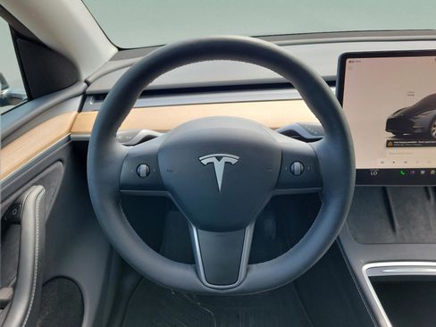 Used 2024 Tesla Model Y Long Range AWD/4WD image 13