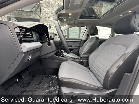 Used 2026 Volkswagen Jetta SE FWD image 11