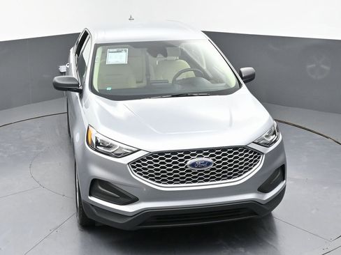 Used 2024 Ford Edge SE image 45