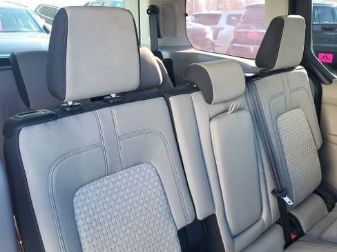 Used 2020 Ford Transit Connect XLT image 15