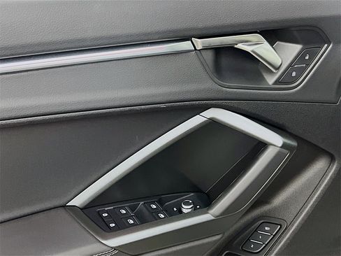 Used 2024 Audi Q3 2.0T Premium Plus w/ Premium Plus Package image 19