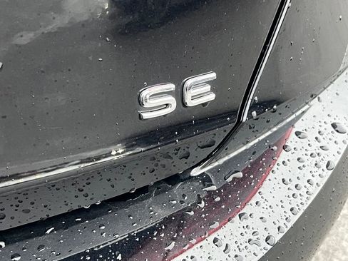 Used 2024 Volkswagen Jetta SE image 14