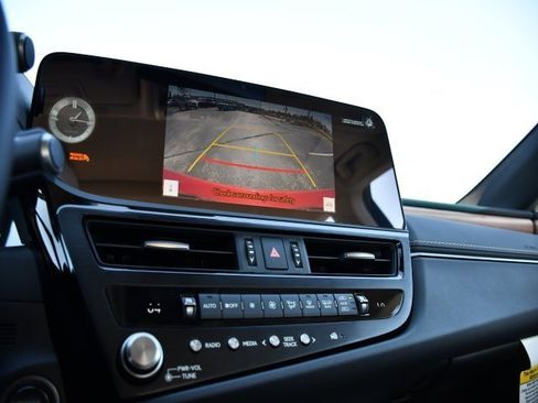 New 2025 Lexus ES 300h w/ Premium Package image 16