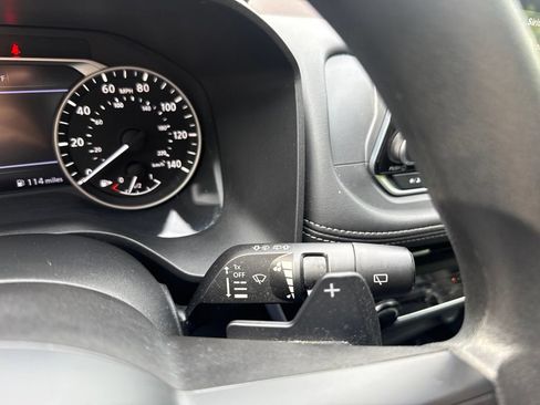 Used 2023 Nissan Rogue S AWD/4WD image 18
