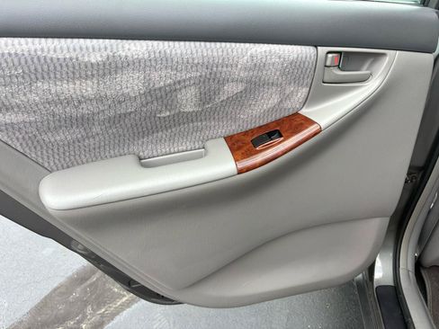 Used 2006 Toyota Corolla FWD image 12