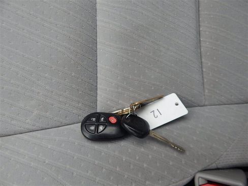 Used 2017 Toyota Sienna LE FWD image 36