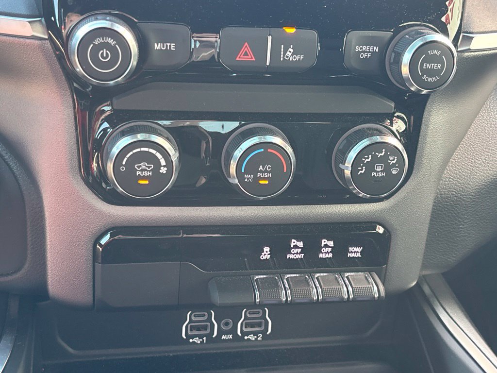 Used 2026 RAM 1500 Express AWD/4WD image 14