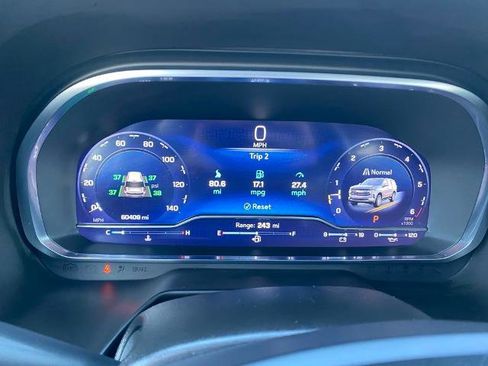 Used 2024 Chevrolet Suburban Premier image 18