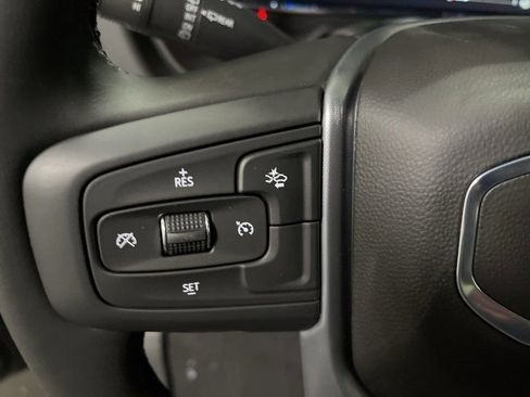 Used 2024 GMC Yukon XL SLT image 18