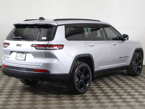 Used 2022 Jeep Grand Cherokee L Laredo AWD/4WD image 10