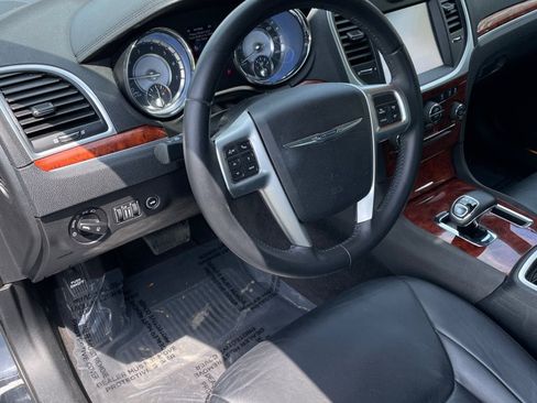 Used 2012 Chrysler 300 Limited RWD image 9