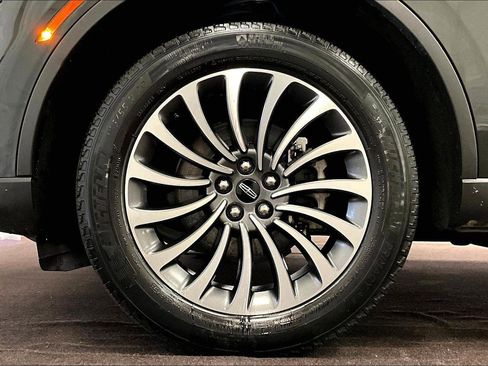 Used 2022 Lincoln Aviator Standard w/ Premium Package image 8