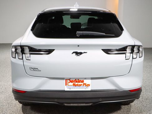 Used 2022 Ford Mustang Mach-E Select image 8