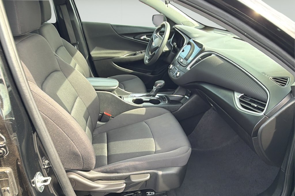 Used 2024 Chevrolet Malibu LT FWD image 15