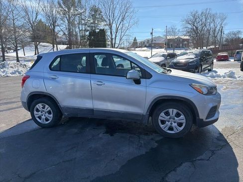 Used 2017 Chevrolet Trax LS image 4