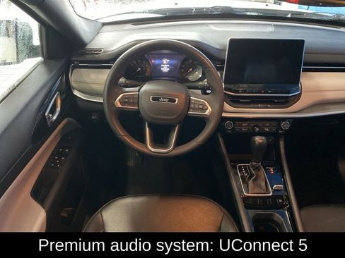 Used 2025 Jeep Compass Limited image 5