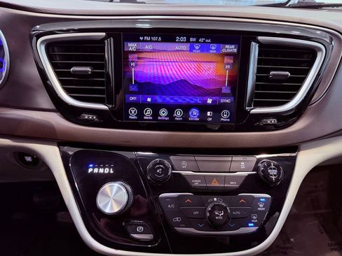 Used 2017 Chrysler Pacifica Touring Plus w/ Tire & Wheel Group image 23