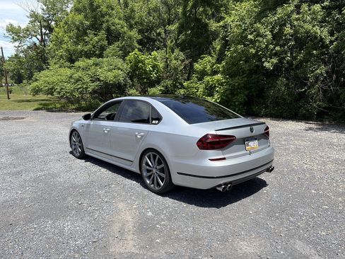 Used 2018 Volkswagen Passat 3.6 FWD image 7