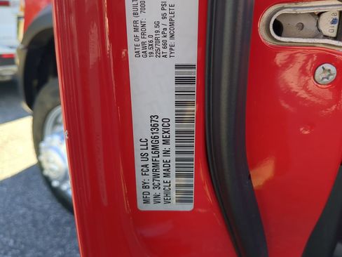 Used 2021 RAM 5500 Tradesman w/ Chrome Appearance Group image 25