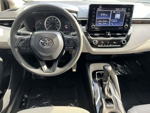 Used 2022 Toyota Corolla LE image 8