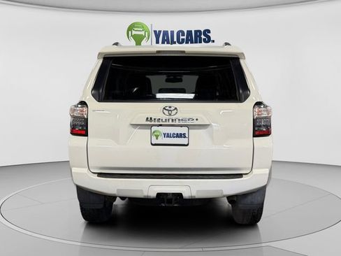 Used 2016 Toyota 4Runner SR5 Premium image 4