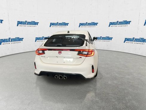 Used 2025 Honda Civic Type R image 9