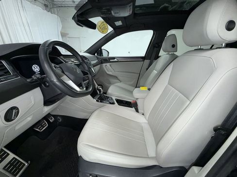 Used 2022 Volkswagen Tiguan SE R-Line AWD/4WD image 3