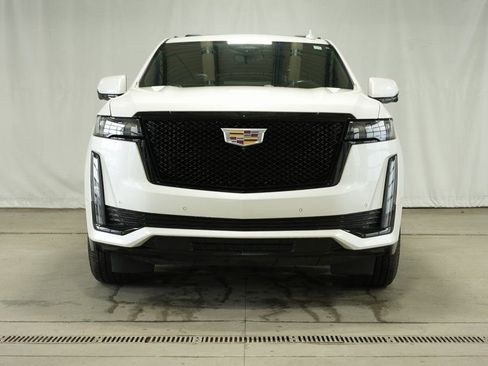 Used 2022 Cadillac Escalade ESV Sport w/ Touring Package image 9