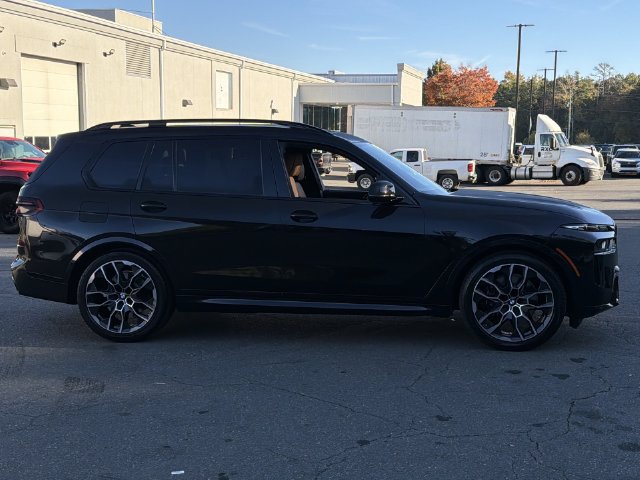 Used 2025 BMW X7 xDrive40i w/ M Sport Package AWD/4WD image 13