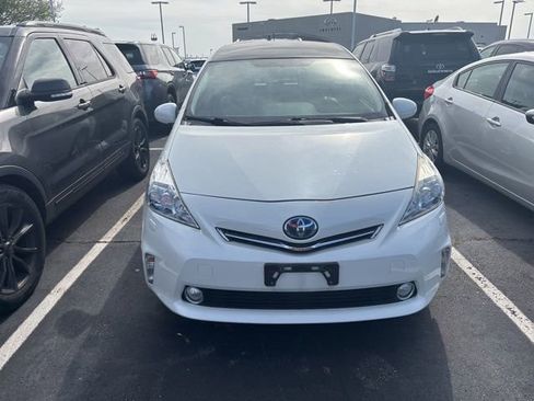 Used 2013 Toyota Prius V Five image 2
