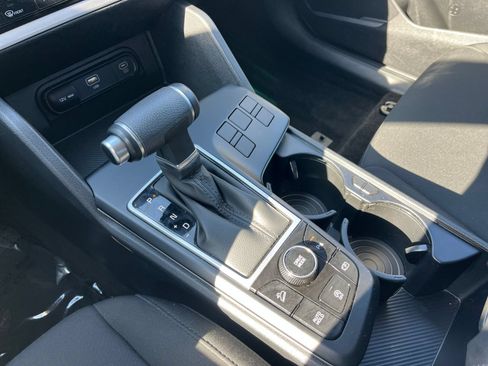 Used 2025 Kia Sportage LX FWD image 34