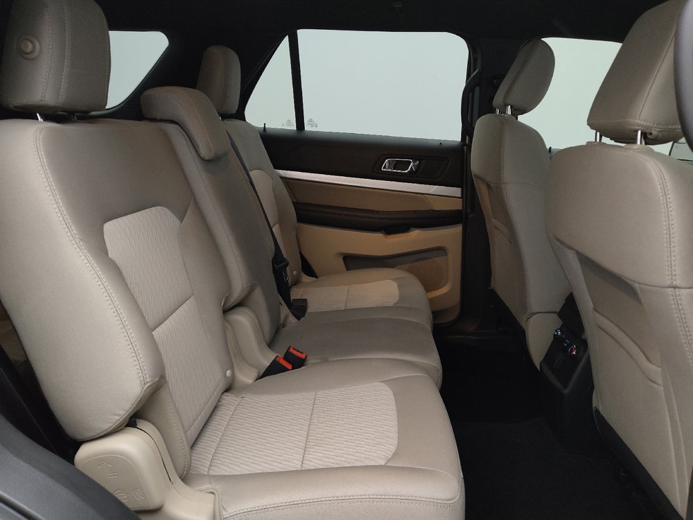 Used 2018 Ford Explorer 4WD w/ Class II Trailer Tow Package image 19