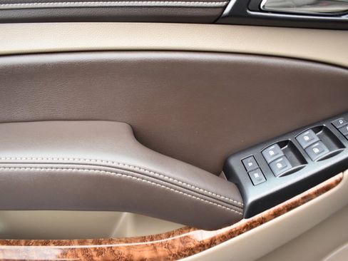 Used 2020 Chevrolet Suburban Premier image 11