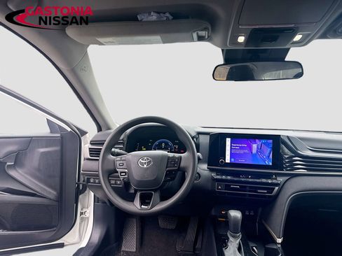 Used 2025 Toyota Camry LE image 23