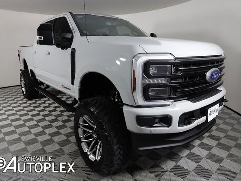 Used 2025 Ford F250 Platinum image 3