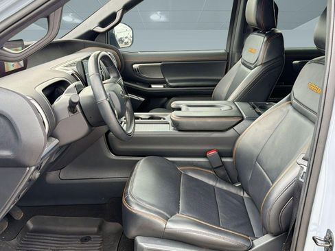Used 2025 Ford Expedition Tremor AWD/4WD image 5