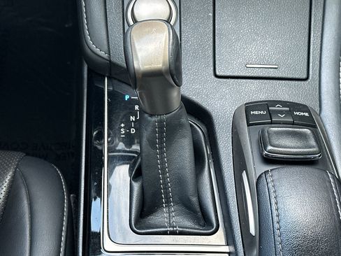 Used 2016 Lexus ES 300h image 17