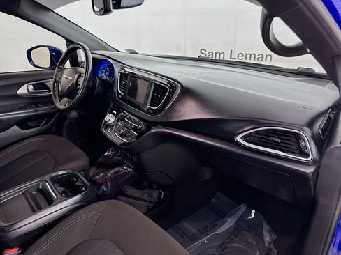 Used 2020 Chrysler Pacifica Touring w/ S Appearance Package FWD image 29