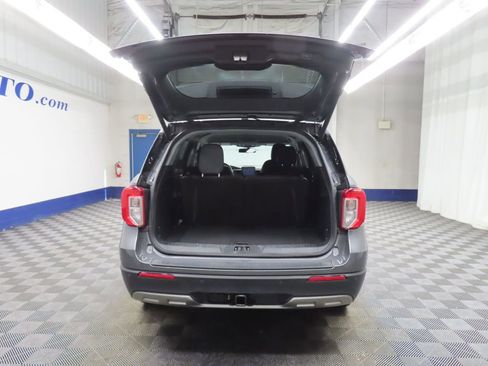 Used 2023 Ford Explorer XLT image 29