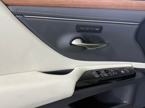 New 2025 Lexus ES 350 w/ Premium Package image 12