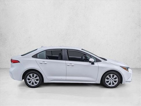 Used 2023 Toyota Corolla LE FWD image 4