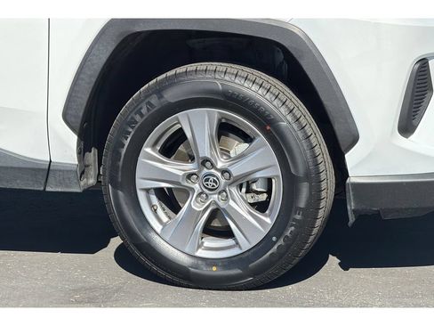 Used 2024 Toyota RAV4 XLE FWD image 31