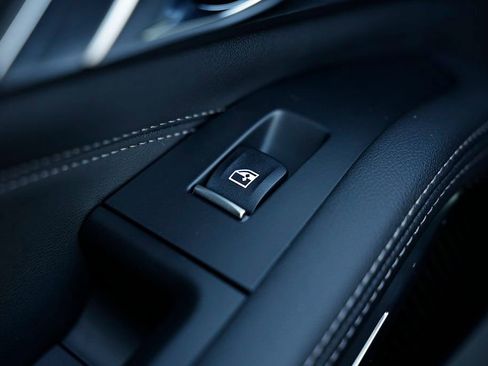 New 2026 BMW X5 M60i w/ Climate Comfort Package image 25