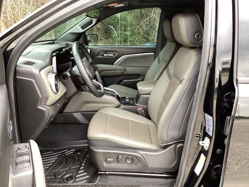 Used 2024 Chevrolet Colorado ZR2 w/ ZR2 Convenience Package III image 25