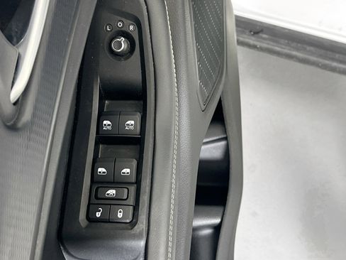 Used 2023 Jeep Grand Cherokee Laredo w/ Luxury Tech Group I AWD/4WD image 17