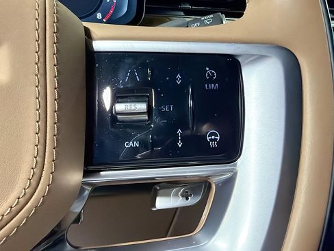 Used 2025 Land Rover Range Rover Autobiography AWD/4WD image 38