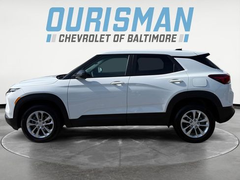 Used 2025 Chevrolet TrailBlazer LS w/ LS Convenience Package AWD/4WD image 3