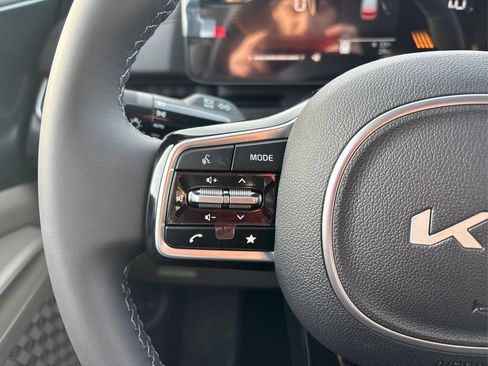 New 2026 Kia Carnival image 36