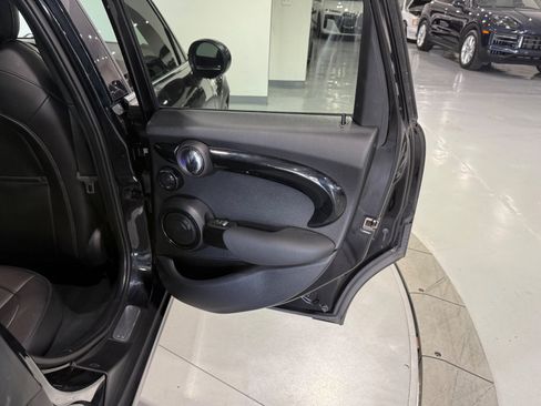 Used 2018 MINI Cooper S FWD image 48