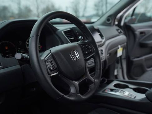 Used 2025 Honda Ridgeline Sport+ image 25
